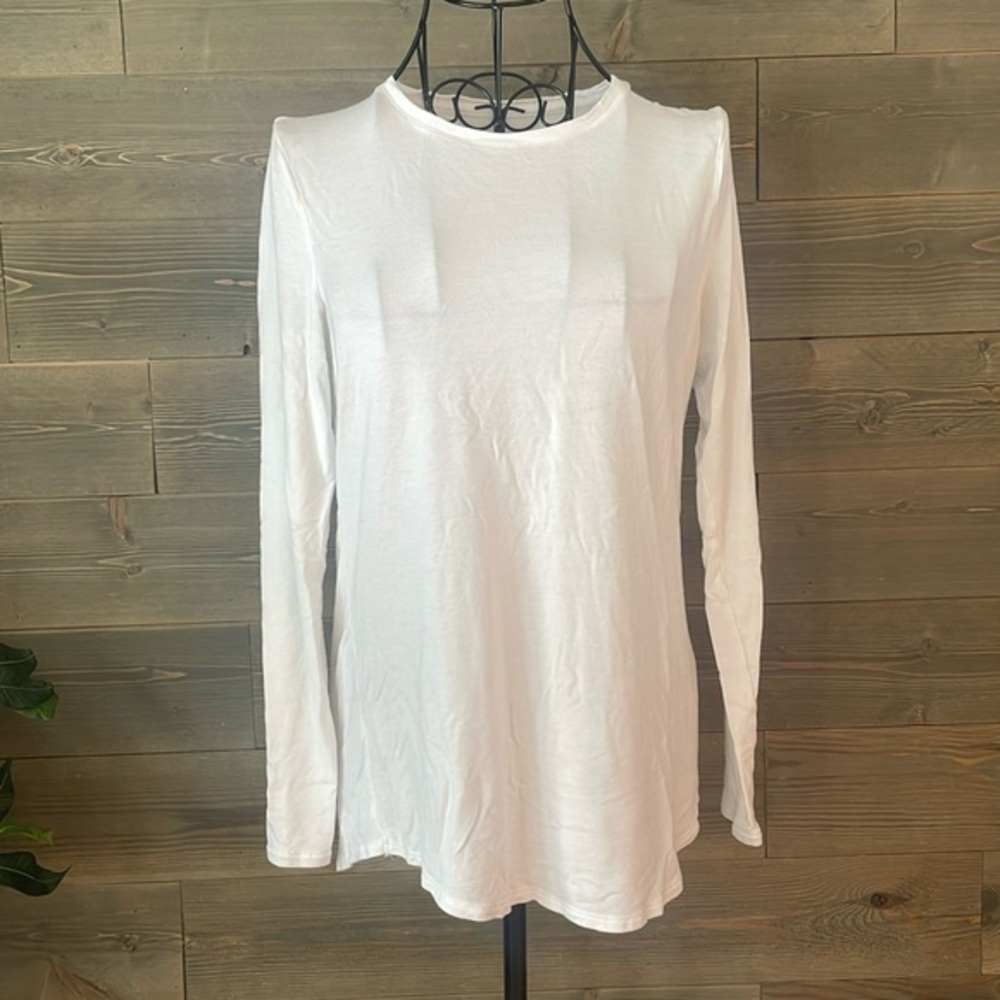Apt 9 classic long sleeve white crewneck tee